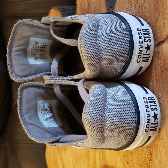 Converse size 6 low top shoe,gray/white/black - Picture 7 of 7